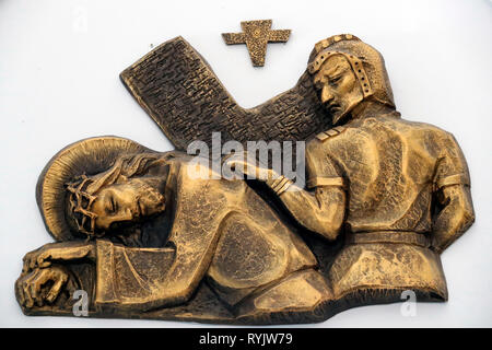 Chemin de la croix. La station 7. Jésus tombe pour la deuxième fois. La communauté dominicaine de Bien Hoa. Le Vietnam. Banque D'Images