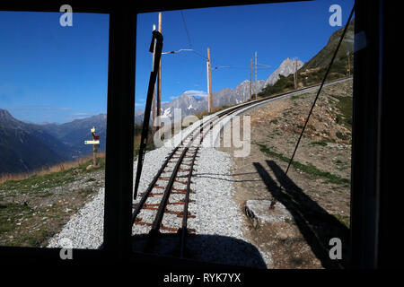 Alpes françaises. Le Tramway du Mont Blanc (TMB) est la montagne la plus haute ligne de chemin de fer en France. Saint-Gervais. La France. Banque D'Images