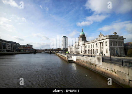 Le Custom House Custom House Quay et liffey Dublin République d'Irlande Banque D'Images