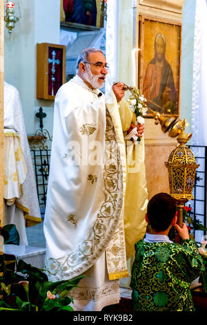 Célébration de la myrrhe porteurs' dimanche dans l'Eglise grecque catholique melkite de Nazareth (église), la Galilée, en Israël. Banque D'Images