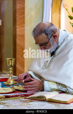 Célébration de la myrrhe porteurs' dimanche dans l'Eglise grecque catholique melkite de Nazareth (église), la Galilée, en Israël. Banque D'Images