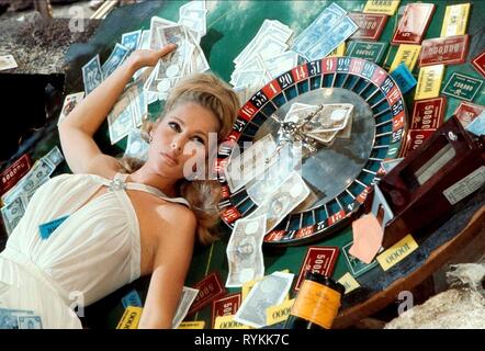 URSULA ANDRESS, Casino Royale, 1967 Banque D'Images