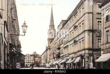 St.-Nikolai-Kirche (Löbau), bâtiments à Löbau, boutiques en Saxe, 1912, Landkreis Görlitz, l'éclairage de rue en Saxe, Alte Apotheke (Löbau), Löbau, Zittauerstraße, Allemagne Banque D'Images