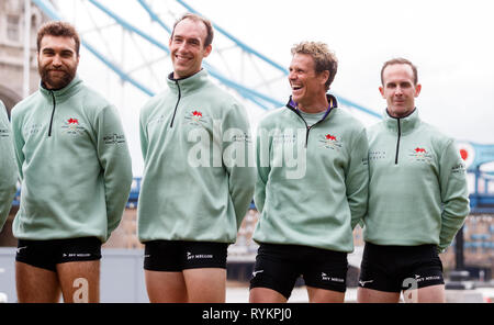 (Gauche-droite) de l'Université de Cambridge Dara Alizadeh, Mme Bitler Grant, James Cracknell et Dave Bell durant la Boat Race annonce l'équipage et peser dans à l'Hôtel de ville de Londres. Banque D'Images