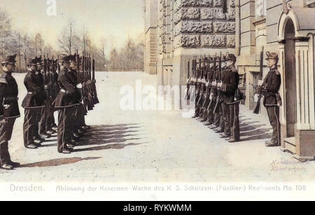 Relève de la garde, Schützen-(Füsilier-)Regiment Prinz Georg (Königlich Saxon) n° 108, Schützen-Kaserne, 1901, Dresde, Ablösung der Kasernen Wache, Allemagne Banque D'Images
