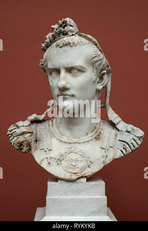 Copenhague. Le Danemark. Buste de l'empereur romain Caligula, Ny Carlsberg Glyptotek. Trouvé à Rome. 37-41 AD. L'empereur est représentées portant une cui Banque D'Images