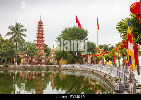 La Pagode Tran Quoc (Chua Tran Quoc pagoda) est la plus ancienne de Hanoi, initialement construit au sixième siècle pendant le règne de l'Empereur Ly Nam De. Banque D'Images