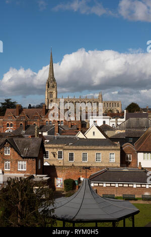 Saffron Walden Essex England UK. Mars 2019 Église Saffron Walden s'élève au-dessus de la petite ville de marché dans le nord-ouest de l'Essex. St Marie la Vierge est le pa Banque D'Images