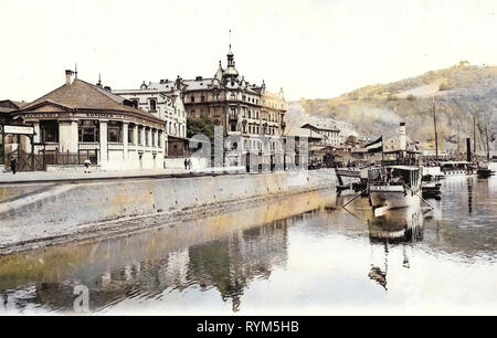 Junger Pionier (navire, 1898), piles, Steamship Karlsbad, le transport ferroviaire dans la région d'Ústí nad Labem, Hôtels à Ústí nad Labem, Elbe à Ústí nad Labem, 1903, d'Ústí nad Labem, Aussig, Elbe, Dampfschiff, Landungsplatz mit Dampfschiffen, République Tchèque Banque D'Images