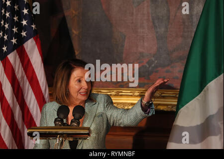 Le président de la Chambre des représentants Nancy Pelosi pendant le déjeuner du Président sur la colline du Capitole à Washington D.C. au cours de Taoiseach Leo Varadkar a visite aux États-Unis. Banque D'Images