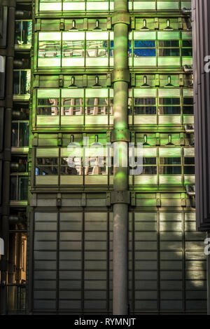 Bâtiment emblématique de la Lloyd's, un exemple majeur de l'architecture radicale Bowellism conçu par Richard Rogers, Ville de London, UK Banque D'Images