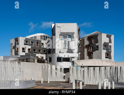 Vue extérieure du bâtiment du parlement écossais à Holyrood à Edimbourg, Ecosse, Royaume-Uni Banque D'Images