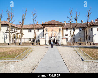 CERTOSA di Pavia, ITALIE - février 22, 2019 : touristique près de l'entrée d'Gra-Car Certosa di Pavia (Chartreuse, Monastero di Santa Maria delle G Banque D'Images