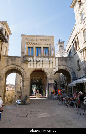 Saint-marin, RÉPUBLIQUE DE Saint-marin - 6 août 2018:Les touristes se promener dans les rues de San Marino. Banque D'Images