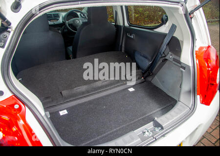 2014 Suzuki Alto voiture de ville compacte Banque D'Images