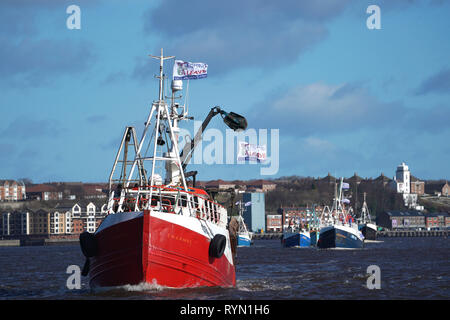 Les pêcheurs prennent part à une manifestation pro-Brexit à Newcastle Quayside. Banque D'Images