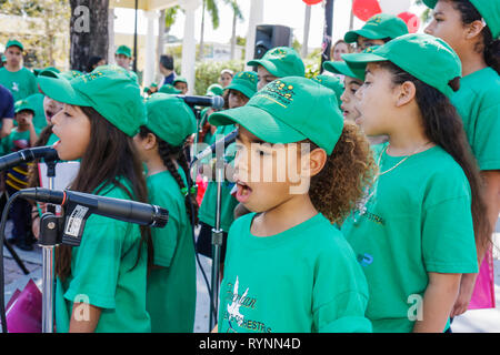 Miami Florida,Little Havana,Jose Marti Park,United Hearts Family Festival,festivals foire,communauté American Children's Orchestra for Peace,musique,under Banque D'Images