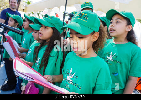 Miami Florida,Little Havana,Jose Marti Park,United Hearts Family Festival,festivals foire,communauté American Children's Orchestra for Peace,musique,under Banque D'Images