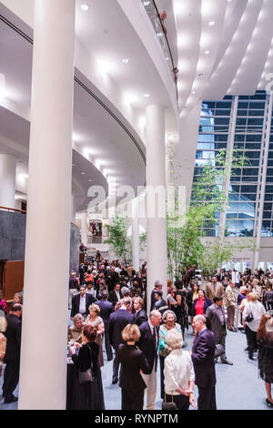 Miami Florida, Biscayne Boulevard, Adrienne Arsht Centre for the Performing Arts, Cesar Pelli, Sanford et Dolores Ziff Ballet Opera House abrite le cdm Banque D'Images