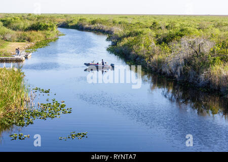 Florida collier County,Everglades,réserve nationale Big Cypress,Alligator Alley,Interstate 75,marécages,canal,bateau basse,bateau à moteur,canotage,eau,Slough, Banque D'Images