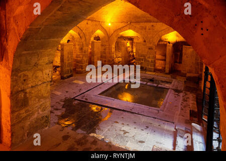 12. siècle et la mosquée historique Pişirici Kasteli, un célèbre l'architecture de l'eau avec toilettes et une baignoire d'eau souterraine, Gaziantep Turquie Banque D'Images