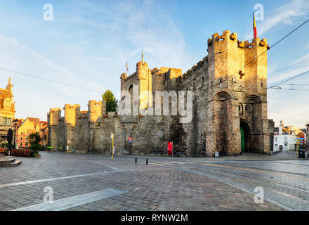 Château Gravensteen à Gand au lever du soleil Banque D'Images