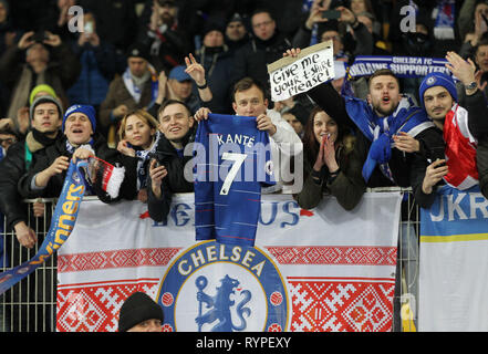 Kiev, Ukraine. 14Th Mar, 2019. Chelsea fans réagissent au cours de l'UEFA Europa League, deuxième jambe match de foot entre Chelsea et FC Dynamo Kiev, au stade Olimpiyskiy à Kiev, Ukraine, le 14 mars 2019. Crédit : Serg Glovny/ZUMA/Alamy Fil Live News Banque D'Images