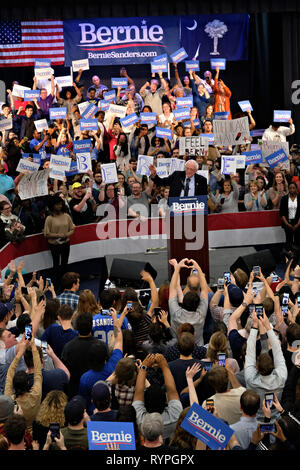 North Charleston, Caroline du Sud, USA. 14Th Mar, 2019. Le sénateur Bernie Sanders traite de supporters lors de sa première campagne pour l'investiture démocrate pour la présidence en Caroline du Sud 14 mars 2019 à North Charleston, Caroline du Sud. Caroline du Sud, a appelé le premier dans le sud, le sud est la première primaire démocrate en l'investiture présidentielle la race. Credit : Planetpix/Alamy Live News Banque D'Images