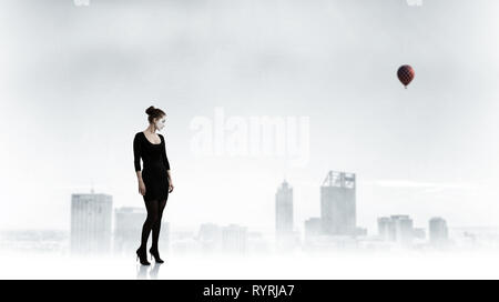 Jeune femme mime. Technique mixte Banque D'Images