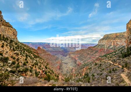 Gorge de la Grand Canyon, vue du Bright Angel Trail, érodés, paysage rock South Rim, le Parc National du Grand Canyon, Arizona Banque D'Images