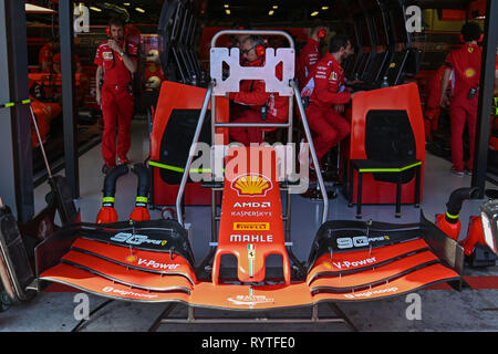 L'Albert Park, Melbourne, Australie. Mar 15, 2019. La Scuderia Ferrari team garage pendant deux à la session de pratique 2019 Australian Grand Prix de Formule 1 à l'Albert Park, Melbourne, Australie. Bas Sydney/Cal Sport Media/Alamy Live News Banque D'Images