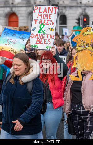 Cork, Irlande. Mar 15, 2019. Les étudiants de liège et de l'acronyme de public Actions climatiques Crédit : Fabian Boros Banque D'Images