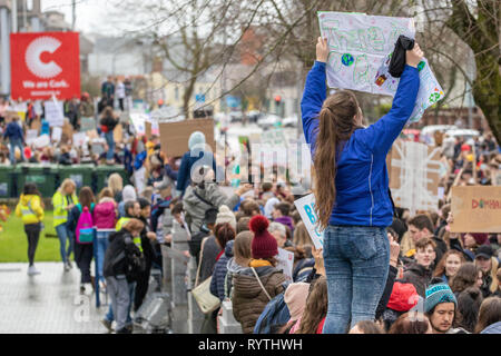 Cork, Irlande. Mar 15, 2019. Les étudiants de liège et de l'acronyme de public Actions climatiques Crédit : Fabian Boros Banque D'Images