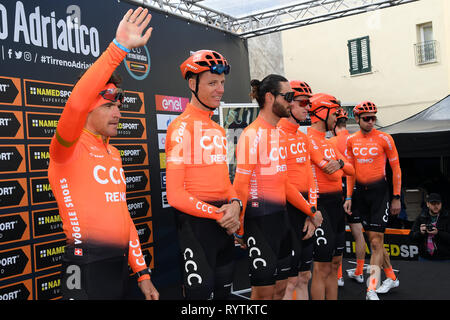 Pomarance, Italia. Mar 15, 2019. Foto Gian Mattia D'Alberto/LaPresse 15/03/2019 Pomarance (Italia) Sport Ciclismo Tirreno-Adriatico 2019 - edizione 54 - da Pomarance un Foligno (226 km) Nella foto : Greg Van Avermaet BEL Photo Gian Mattia D'Alberto/LaPresse 15 mars 2018 Pomarance (Italie) Sport cyclisme Tirreno-Adriatico 2019 - edition 54 - Pomarance à Foligno (140 miles) dans le pic :&# xa0;Greg Van Avermaet BEL Crédit : LaPresse/Alamy Live News Banque D'Images