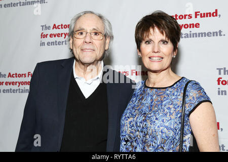 Après la partie pour le 40e Anniversaire Concert de ils jouent notre chanson au profit du Fonds d'acteurs tenue à John's Pizzeria. Avec : Robert Klein, Lucie Arnaz Où : New York, New York, United States Quand : 12 Feb 2019 Crédit : Joseph Marzullo/WENN.com Banque D'Images