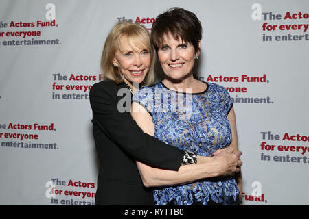 Après la partie pour le 40e Anniversaire Concert de ils jouent notre chanson au profit du Fonds d'acteurs tenue à John's Pizzeria. Avec : Elaine Joyce, Lucie Arnaz Où : New York, New York, United States Quand : 12 Feb 2019 Crédit : Joseph Marzullo/WENN.com Banque D'Images