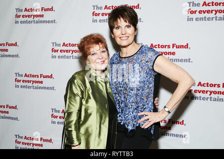 Après la partie pour le 40e Anniversaire Concert de ils jouent notre chanson au profit du Fonds d'acteurs tenue à John's Pizzeria. Avec : Anita Gillette, Lucie Arnaz Où : New York, New York, United States Quand : 12 Feb 2019 Crédit : Joseph Marzullo/WENN.com Banque D'Images