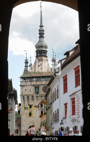 Turnul cu ceas gothique Sighisoara (Tour de l'horloge) construite en XIV siècle dans la région de Cetatea Sighisoara (centre historique de Sighisoara) construit au xiie siècle Banque D'Images