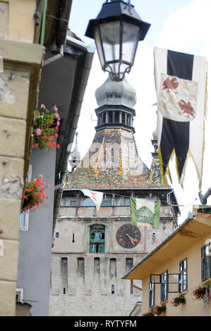 Turnul cu ceas gothique Sighisoara (Tour de l'horloge) construite en XIV siècle dans la région de Cetatea Sighisoara (centre historique de Sighisoara) construit au xiie siècle Banque D'Images