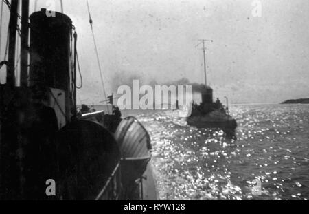 Transport / Transport, navigation, navire de guerre, navires norvégiens en patrouille dans la mer de Norvège, 1930, Additional-Rights Clearance-Info-Not-Available- Banque D'Images