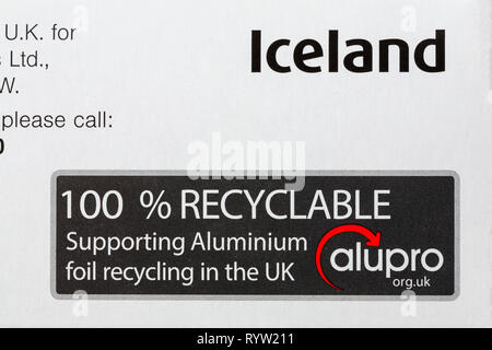 100% recyclable soutien au recyclage de feuilles d'aluminium au Royaume-Uni alupro - détail sur la boîte de feuilles de cuisine extra épaisses islandaises - recyclage du recyclage des déchets Banque D'Images