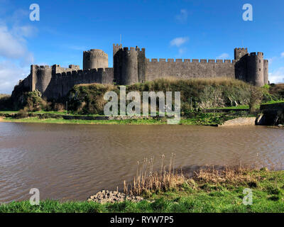 Château de Pembroke - château médiéval dans la région de Pembroke, Pembrokeshire, Pays de Galles. Le château fut le siège de la famille d'origine du comté de Pembroke. Une catégorie que j'ai lis Banque D'Images