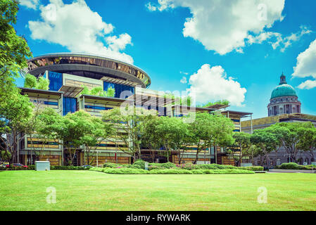 Singapour, Singapour - Mars 1, 2016 : nouvelle Cour suprême et de la vieille cour suprême de Singapour. Banque D'Images