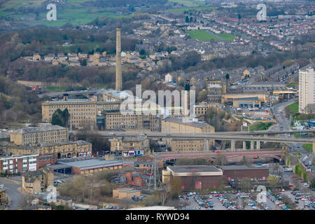 Halifax et Dean Clough Mills, vu de Calderdale, Beacon Hill, West Yorkshire, Banque D'Images