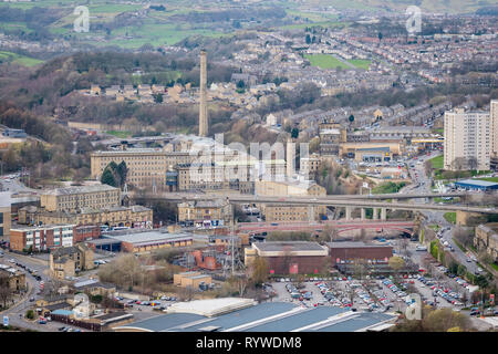 Halifax et Dean Clough Mills, vu de Calderdale, Beacon Hill, West Yorkshire, Banque D'Images