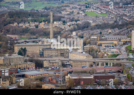 Halifax et Dean Clough Mills, vu de Calderdale, Beacon Hill, West Yorkshire, Banque D'Images