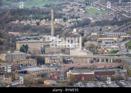 Halifax et Dean Clough Mills, vu de Calderdale, Beacon Hill, West Yorkshire, Banque D'Images