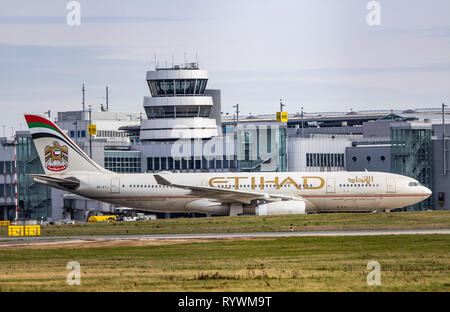 L'Aéroport International de Düsseldorf, DHS, l'Airbus A330-243 d'Etihad, Banque D'Images