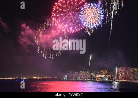 D'artifice à Waikiki Banque D'Images