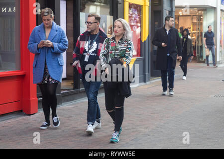 LONDON - 15 février 2019 : les gens marchent le long de Carnaby Street. Banque D'Images